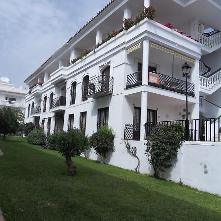 Apts Burriana Nerja Exterior photo
